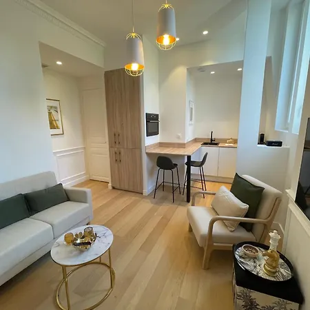 Appartements De Charme Du General Leclerc - Place D'Erlon - Hypercentre - Gare - Reims Buitenkant foto