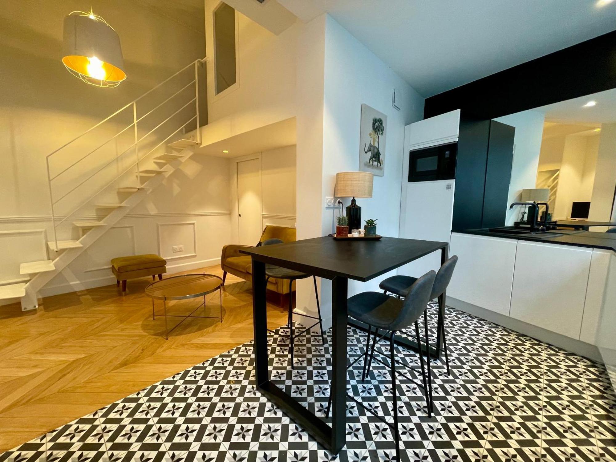 Apartment De Charme Du General Leclerc - Place D'erlon - Hypercentre - Gare - Reims